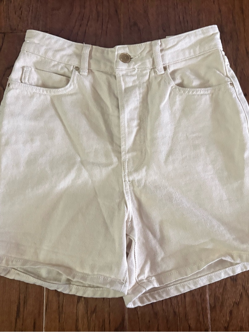 ZARA High Rise Ecru Cream Mom Shorts Size 4 NEW